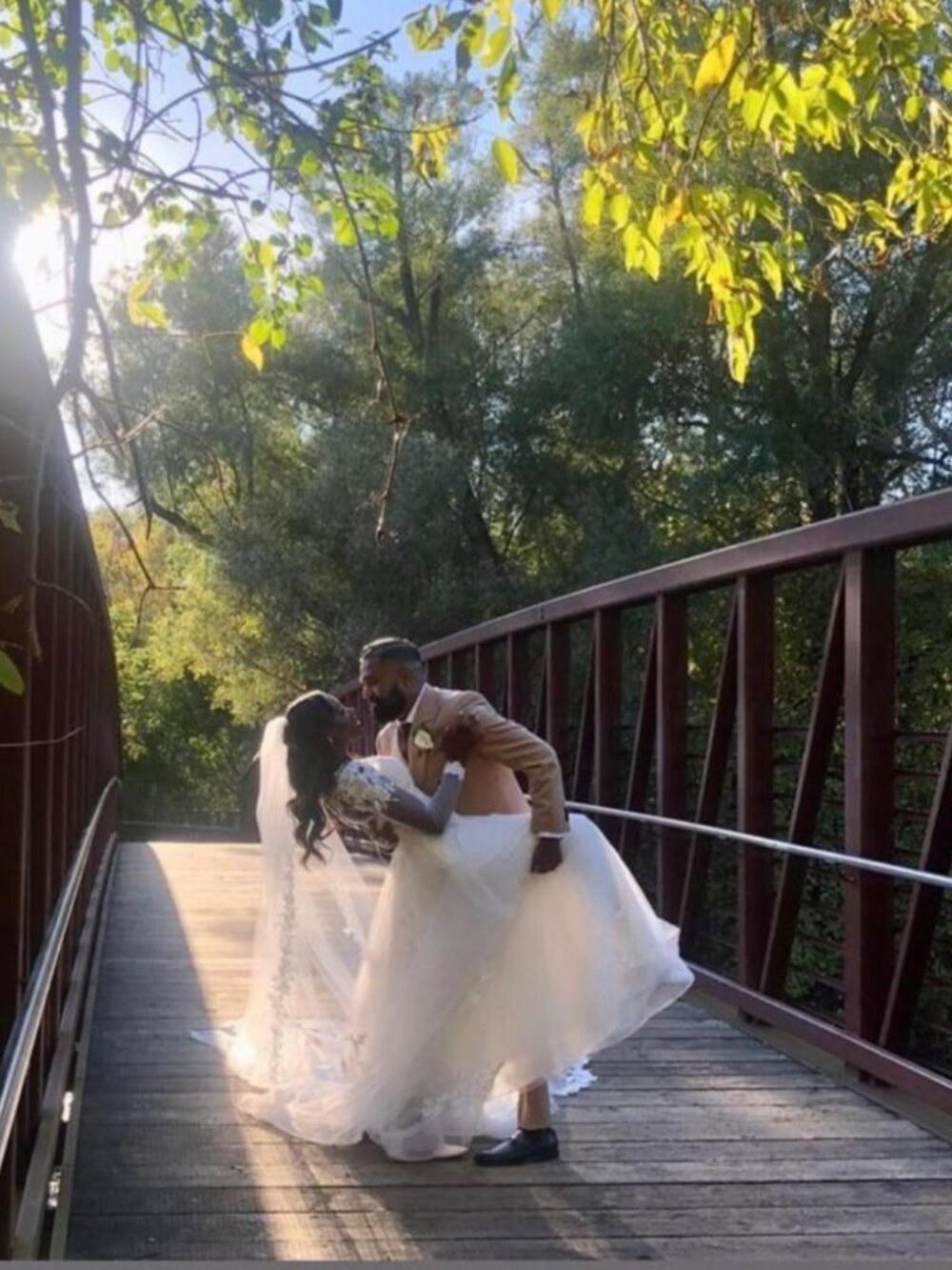 WEDDING DRESS WITH VEIL - Picture 2 of 12